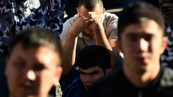 Хозяева России будут сидеть в тюрьме: На Дальнем Востоке осудили членов таджикской этнической банды            