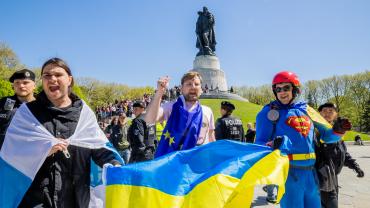 Сотрудники чешского кафе встретили украинок гимном России и сигналом воздушной тревоги 