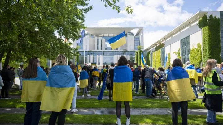 Украинцы устроили митинг у подконтрольного Киеву Запорожского облсовета