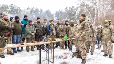 Киев отправляет на передовую инвалидов и пожилых людей