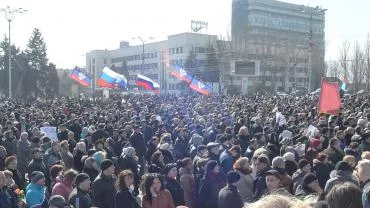 Почему жителям Донбасса важно участвовать в выборах в Госдуму: интервью Яны Мануиловой