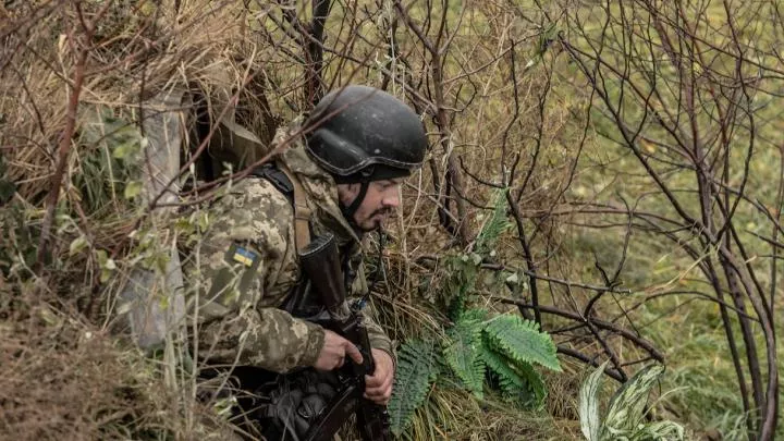 В ЛНР рассказали о переброске Киевом штурмовых групп в район Кременной