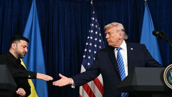 Трамп после беседы с Зеленским выглядит крайне раздражённым: В Давосе он пришёл на встречу не один