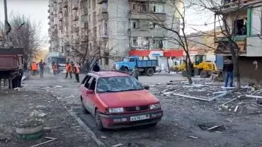 Военкор Сладков показал разрушения от ракетного удара ВСУ "Точкой-У" по Макеевке 