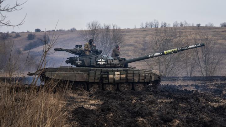 Киев сдаёт Донбасс: Позитивные новости могут расслабить и загнать русских в ловушку. Разбор ситуации