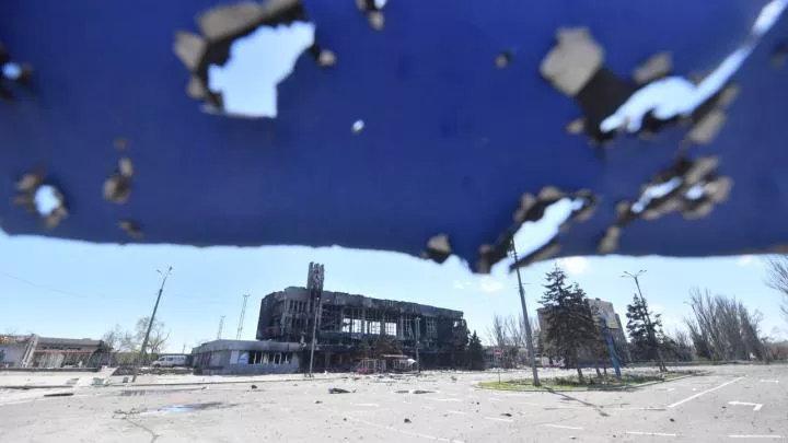 ВСУ обстреляли из тяжелой артиллерии Светлодарск во время раздачи воды местным жителям