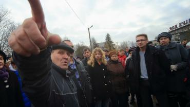 "Я у вас всё отберу!": Многодетный Музаффар развязал открытый террор против соседей по участку. Под раздачу попал ветеран СВО