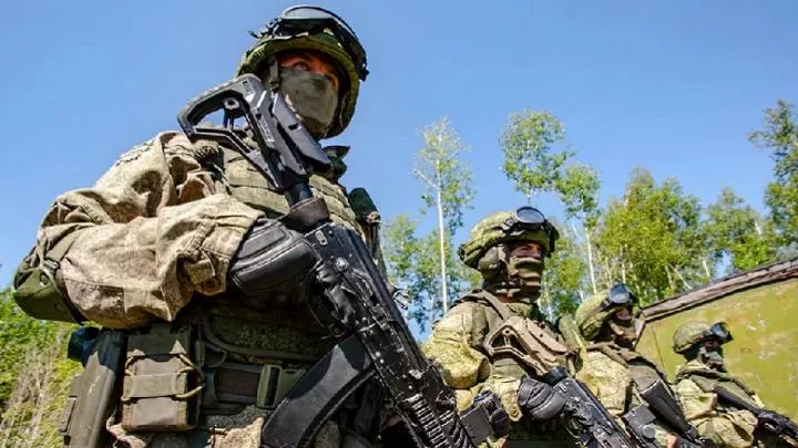 Защитники Донбасса выдавливают ВСУ в промзону Мариуполя — военкор 
