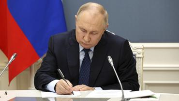 Путин повысил возраст отсрочки от армии для IT-специалистов