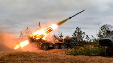 ВСУ бегут из Орловки и Бердычей: под Авдеевкой стачивается фронт. Признания Рёпке. Россия покупает снимки спутников США – Горячая сводка СВО