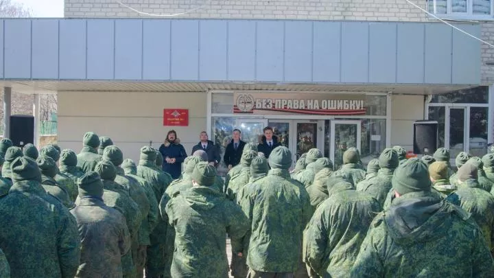 Артисты Донецкой филармонии проводят концерты в воинских частях ДНР