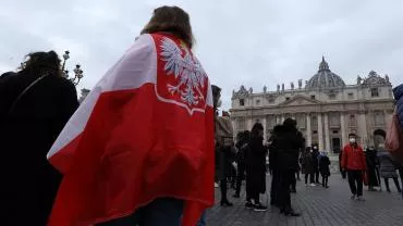 Поляки демонтировали памятник солдатам-освободителям на юго-западе страны