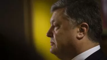 Порошенко призвал украинцев вакцинироваться препаратом, который сам сравнил с «нечистотами»