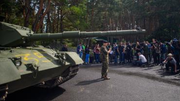 Русские бойцы легко уничтожили два шведских танка Strv 122 – СМИ