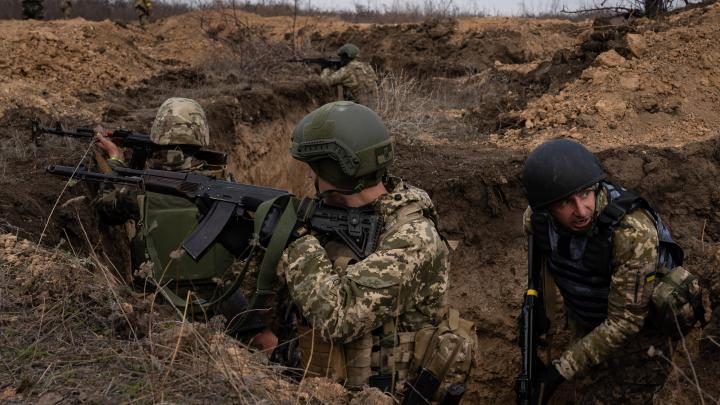 Один во вражеском окопе - воин. Русский боец ликвидировал шестерых противников в Новомайорском