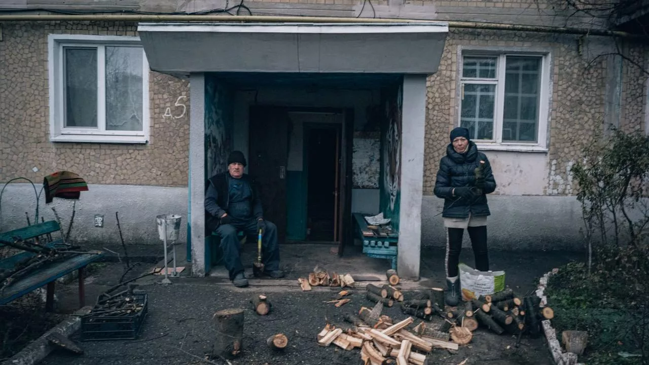 Жители бахмута. Мирные жители в Бахмуте. Бахмут население.