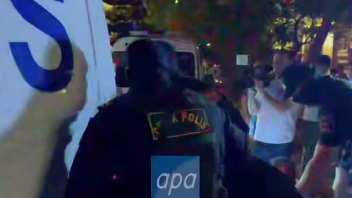 Русских поставили на колени в Баку. В Екатеринбурге главу диаспоры положили на асфальт, а его сына, сбившего спецназовца, отпустили 