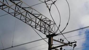 Неизвестные подорвали опоры ЛЭП под Брянском
