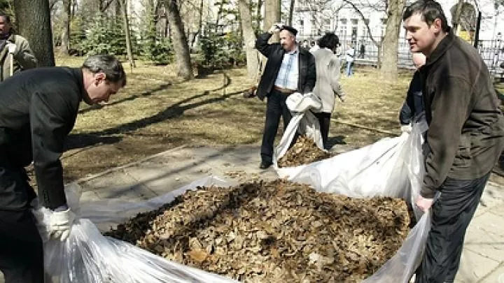 В освобожденном Старобельском районе ЛНР привели в порядок памятник Герою СССР