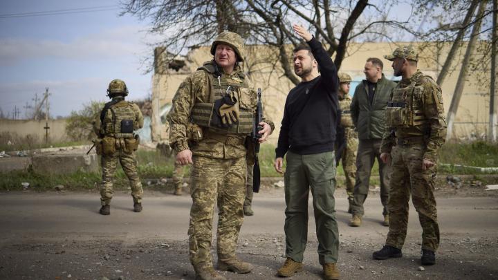 Удавка затягивается. Русские войска продолжают стягиваться к Авдеевке 