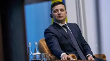 Зеленский рассказал, почему не позволит украинцам прививаться «Спутником V»