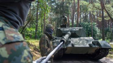 "Немецкое чудо" не выдержало испытание СВО. Почему Украина массово теряет "Леопарды"