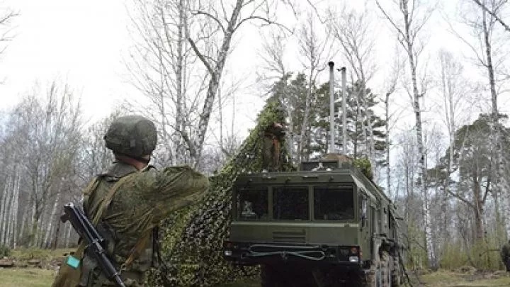 Все российские военные в Новой Каховке остаются на своих местах – власти