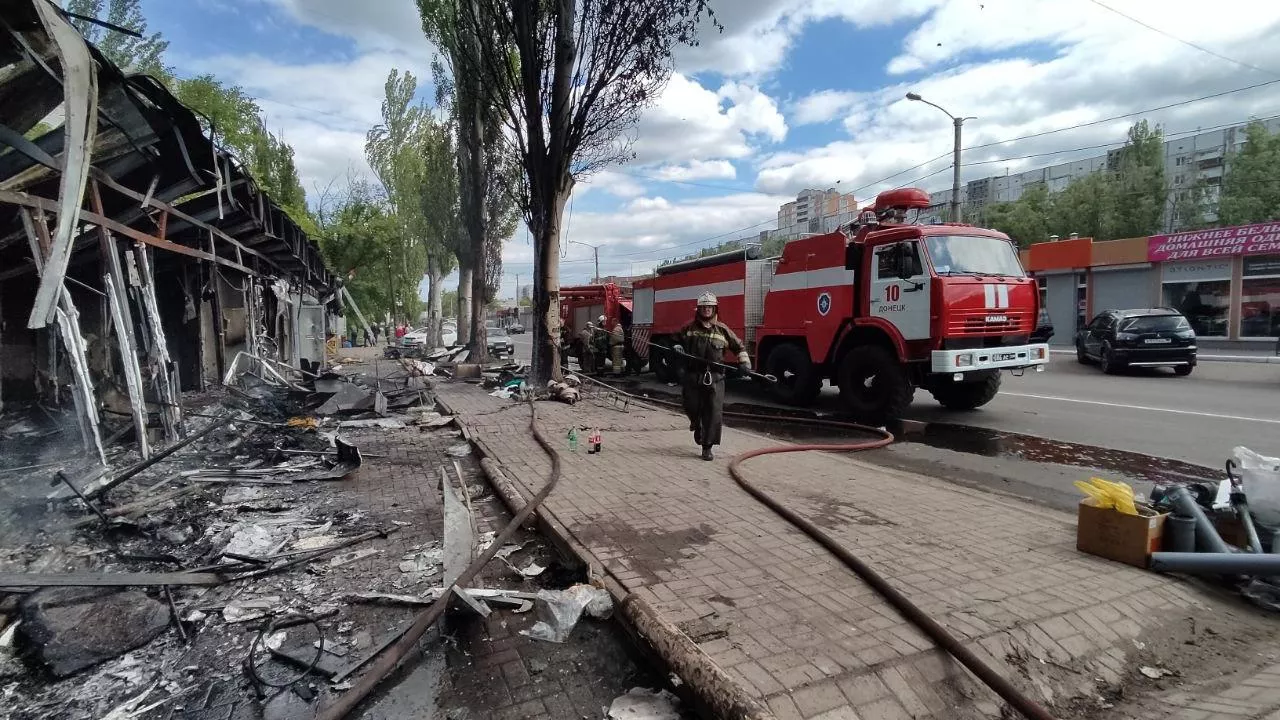 Удар по донецку вчера. Донецк разрушения в центре города. Донецк 2022. Разрушения в Донецке 2014 год. Обстрел центра Донецка 2022.