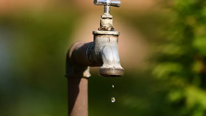 В Мариуполь начала поступать вода