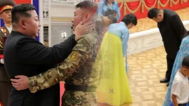 Ким плакал и кланялся женщинам. Либералы назвали "позором" церемонию, которая пробирает до слёз