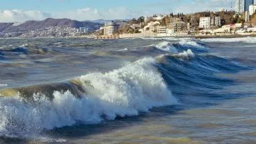 Власти Сочи готовятся к эвакуации жителей из-за затопления города