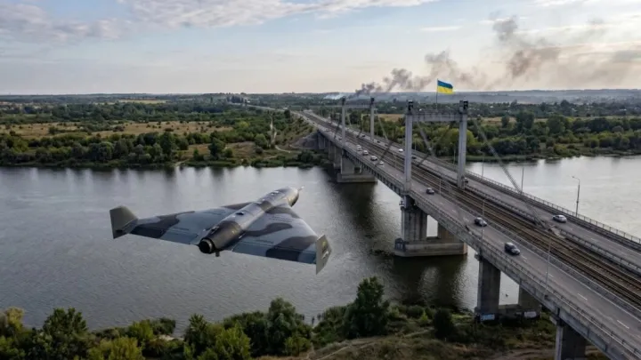 Про мосты через Днепр можно забыть? Военный лётчик всё объяснил. Полковник не согласен