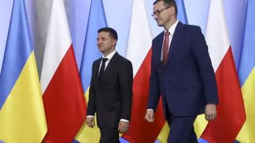 Премьер Польши призвал разместить в стране постоянные базы НАТО