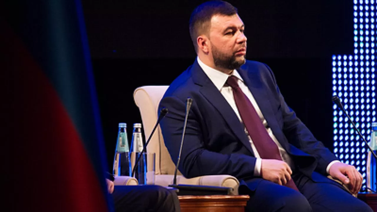 госслужащие днр. заседание совета министров 2014 донецк днр. госслужащие днр. глава днр пушилин. зам председателя правительства днр.