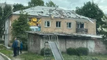 ВСУ нанесли удар по Кременной – разрушены дома, ранены двое местных жителей