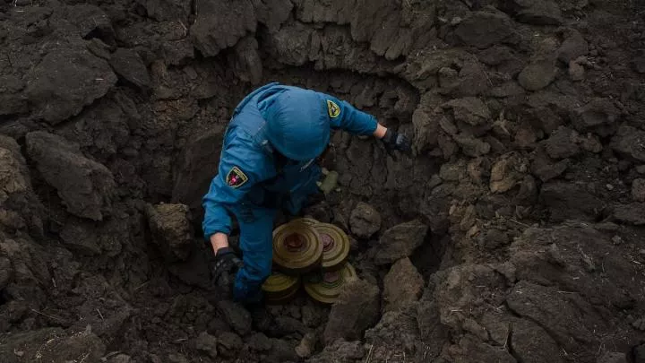 ВСУ в ходе отступления сбросили однотонную бомбу на собственное население