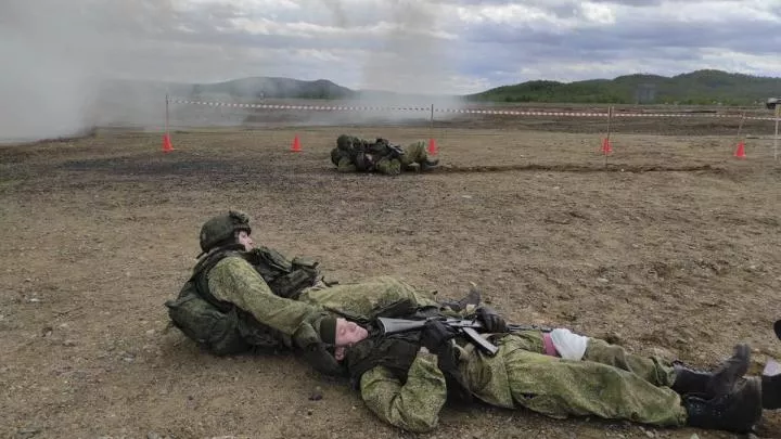 Держись, Володя, все будет хорошо: российские военные спасли жизнь раненому солдату ВСУ