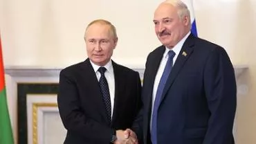 Путин и Лукашенко поговорили с глазу на глаз после саммита СНГ в Санкт-Петербурге