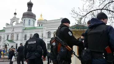 Нацполиция заблокировала вход в один из храмов Киево-Печерской лавры