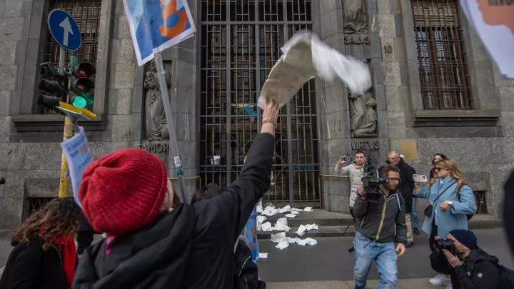 В Италии начались протесты транспортников из-за выделения помощи Украине