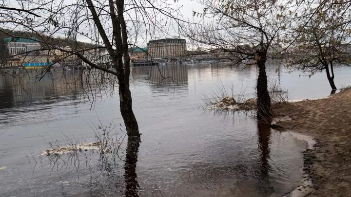 Сможет ли Киев использовать аномальный уровень Днепра для контрнаступления? Мнение Юрия Кнутова