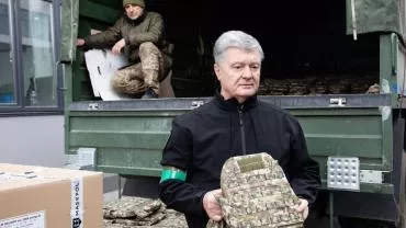 Порошенко с третьей попытки покинул Украину