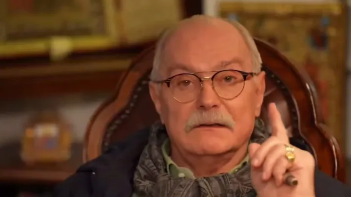 Михалков вступился за учителей: Их выживают!. После слов Силуанова стало страшно. Путину доложили о провокации на Балтике. Главные новости