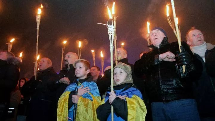 В Киеве началось факельное шествие в честь Бандеры