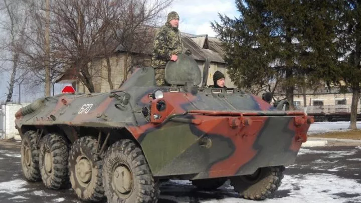 Военная сводка с Донбасса, 25 декабря. Киевские войска разместили технику около жилых домов