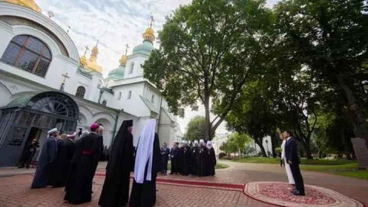 Священник УПЦ назвал обвинения в изнасиловании француза спланированной провокацией