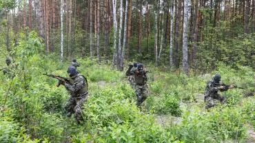 Группа украинских разведчиков взята в плен российскими войсками в Харьковской области