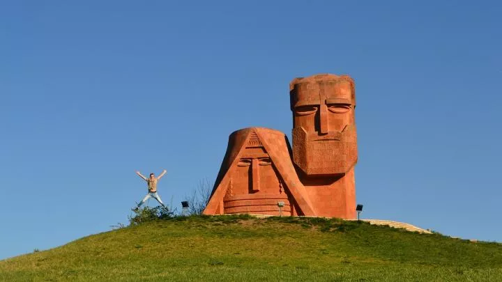 Звоните в случае пленения. Граждане Армении потеряли возможность свободного перемещения по части собственной территории