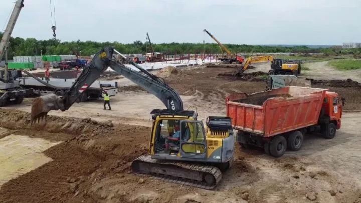 В Луганске начато строительство многофункционального медцентра