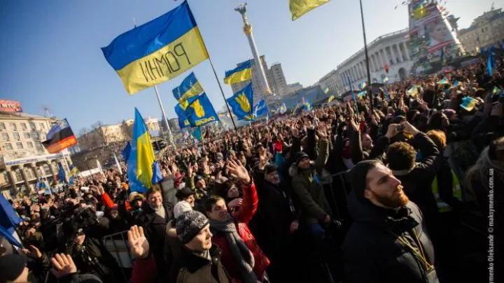 В Киеве начались бои между полицией и протестующими — в ход пустили слезоточивый газ